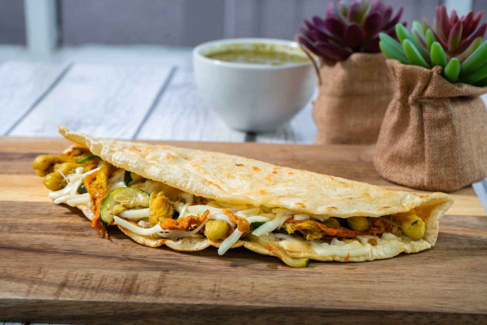 Platillo auténtico estilo Puebla y mariscos en Villas Pueblita Indianápolis - Foto #1